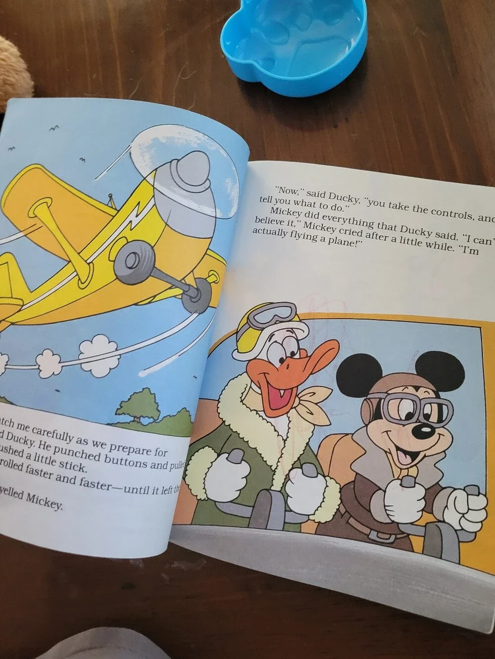 Walt Disney’s Mickey Mouse Heads for the Sky (A Little Golden Book) 1987